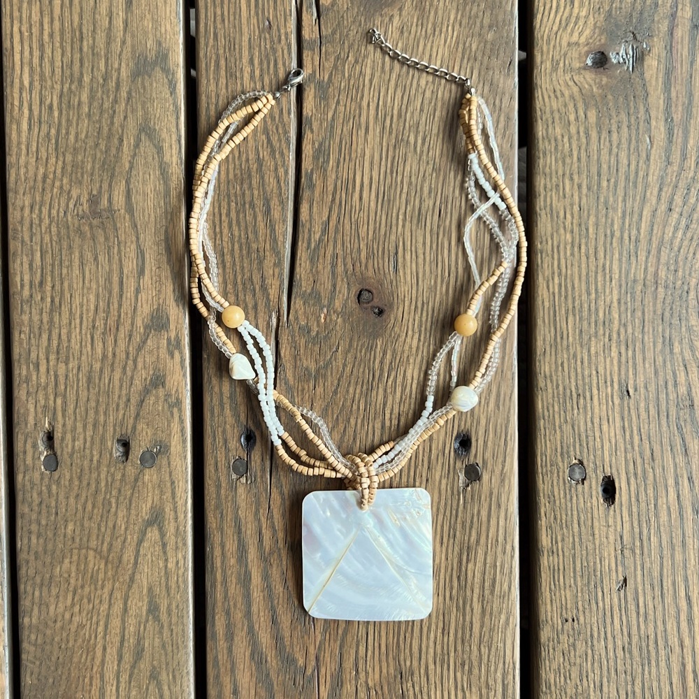 Beaded necklace with square shell 🤩